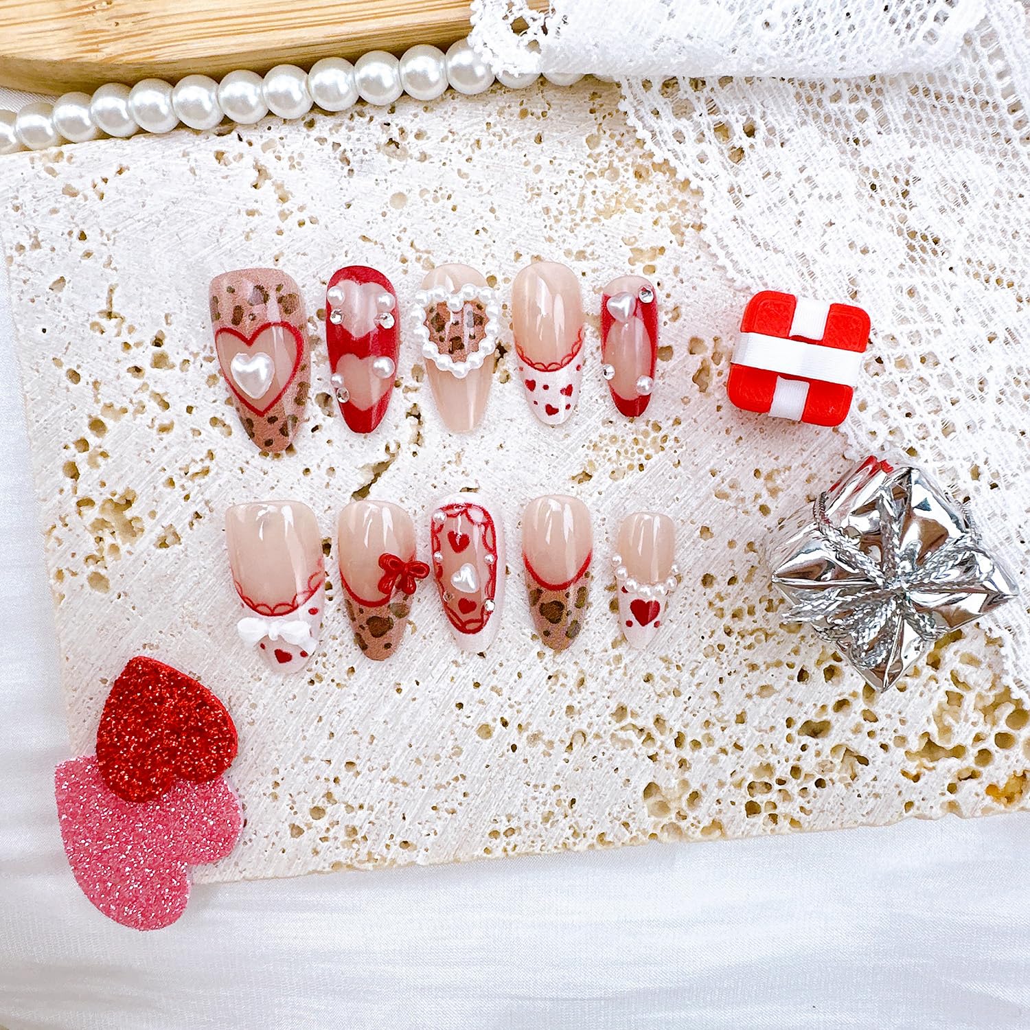 NZRAESTRS uñas valentinas almond mediano, forma cómoda para uso diario.