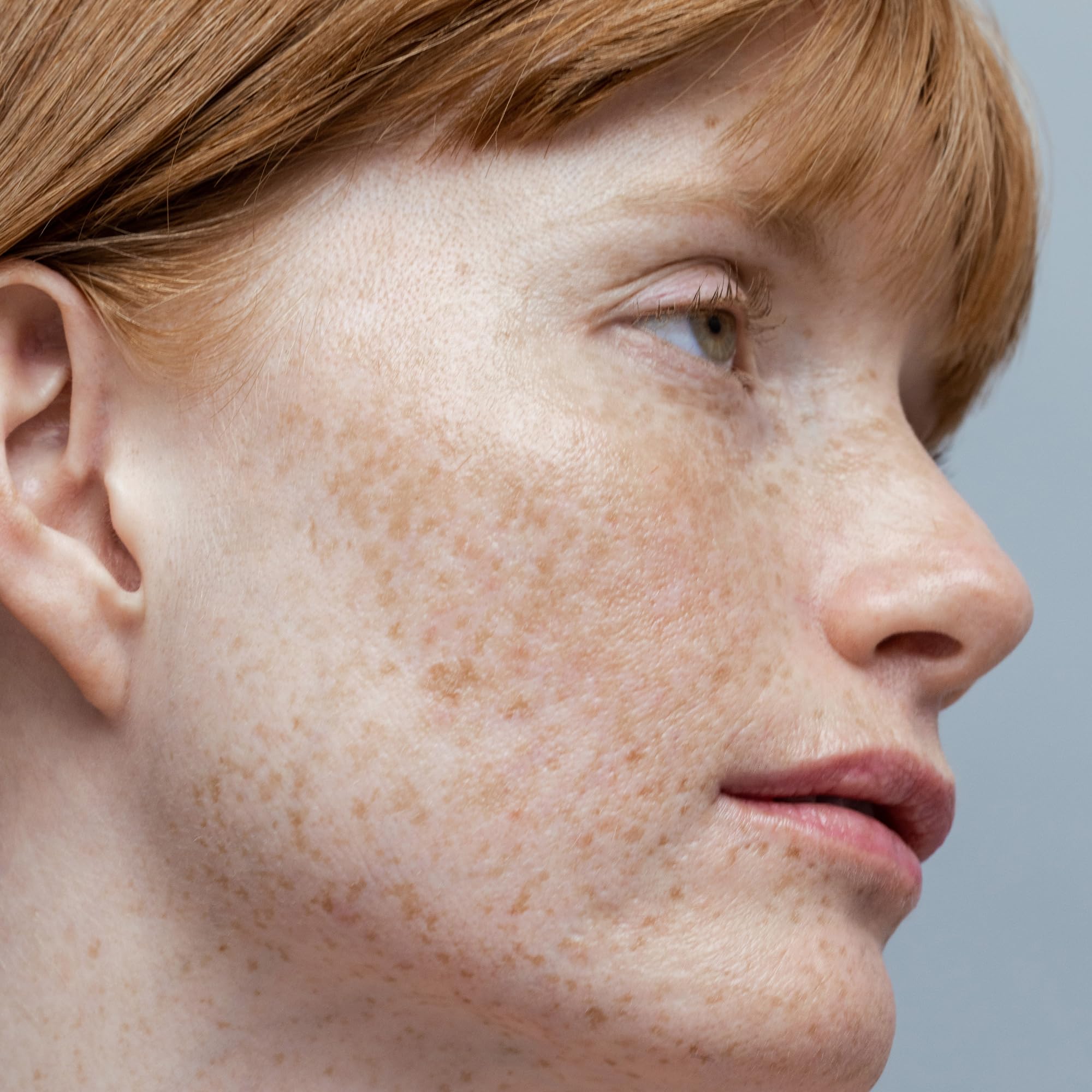 Preparación de la piel con Obagi Nu-Derm Toner para la rutina