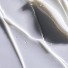 Obagi postbióticos y ceramidas protegen la barrera facial.