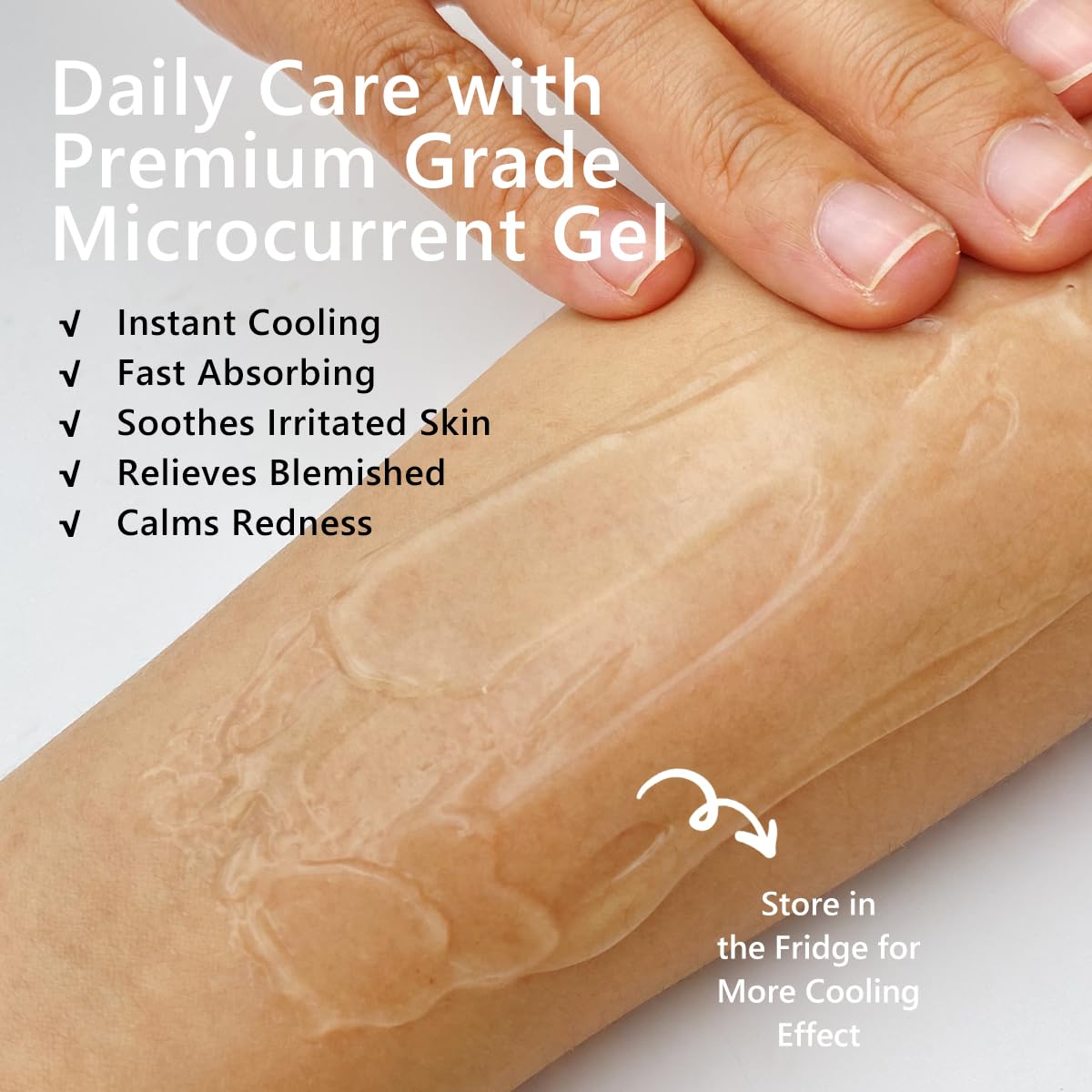 Aplicación del gel de Oeneis durante un tratamiento facial con microcorriente