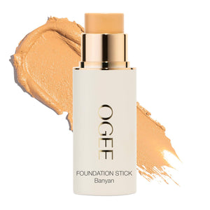 Ogee stick de maquillaje: aplicación suave para un acabado natural.