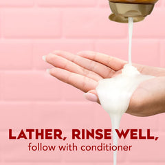 OGX Anti-Hair Fall: masaje suave del cuero cabelludo para una sensación refrescante.