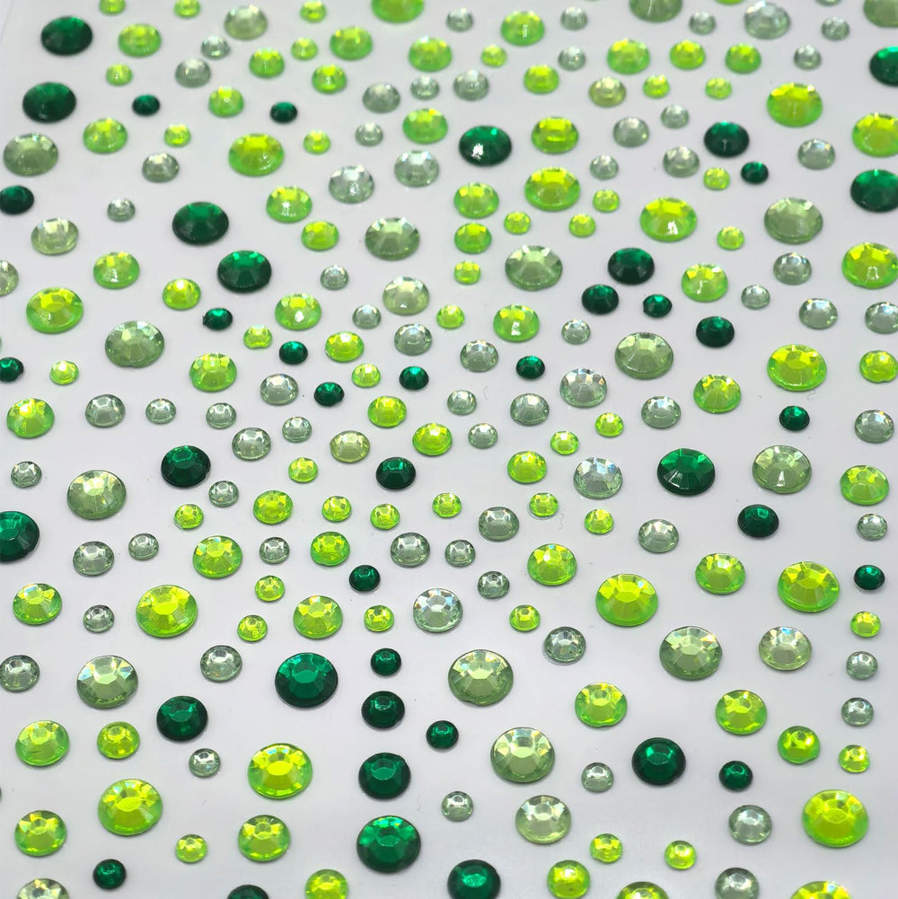Adornos verdes OIUUBBII para manos, brillo temporal durante celebraciones.