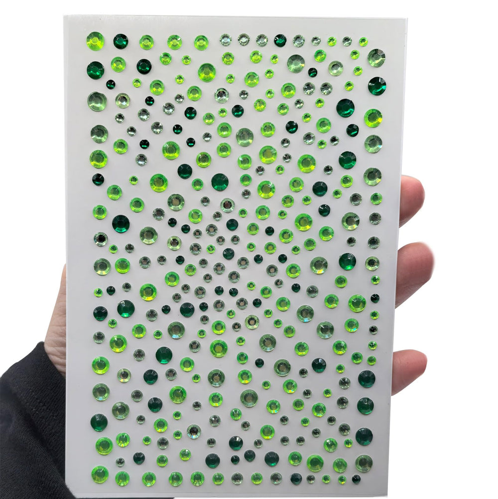 Destellos verdes OIUUBBII para rostro, acabado brillante y cómodo.