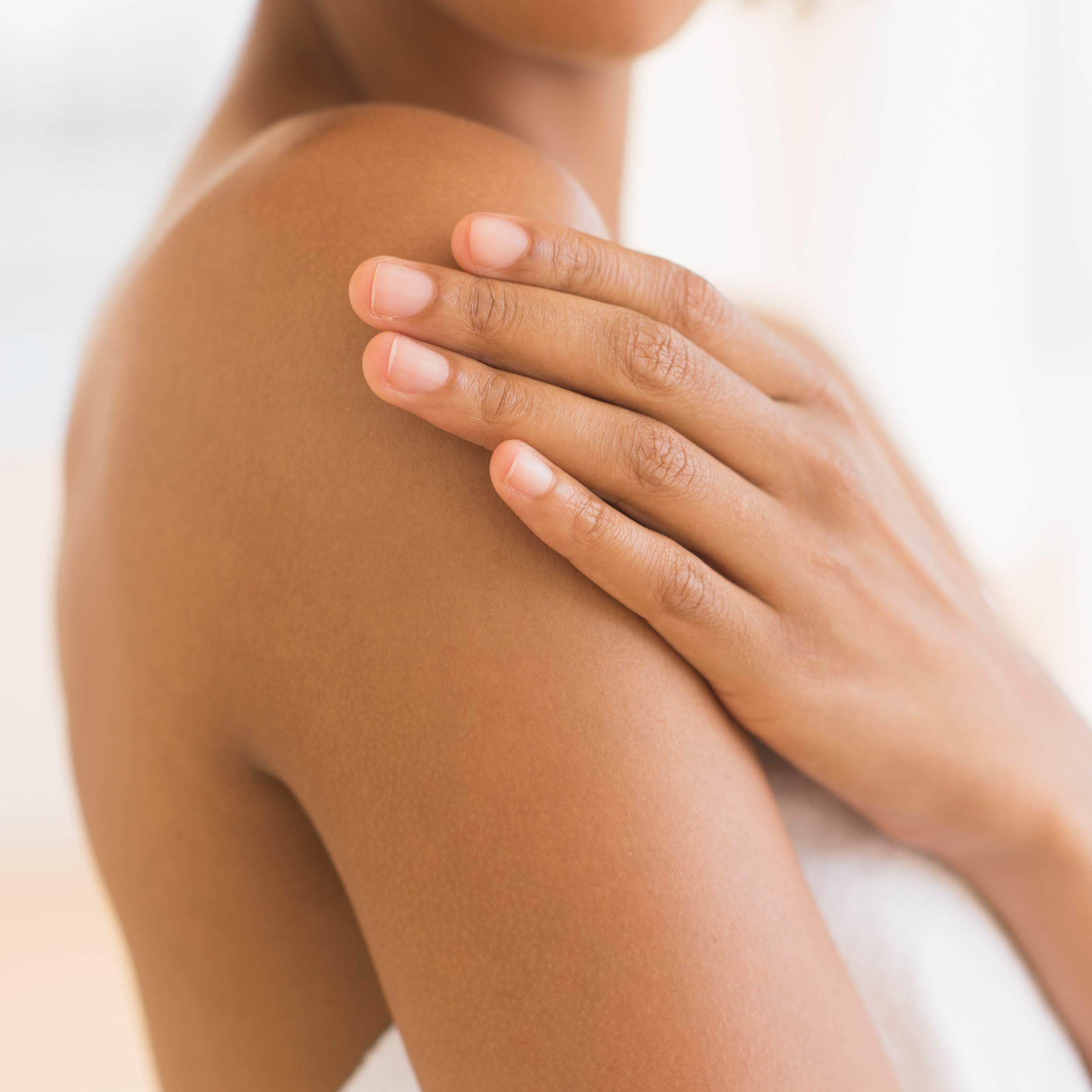 Olay espuma hidratante de ducha con aceites esenciales que nutre la piel.