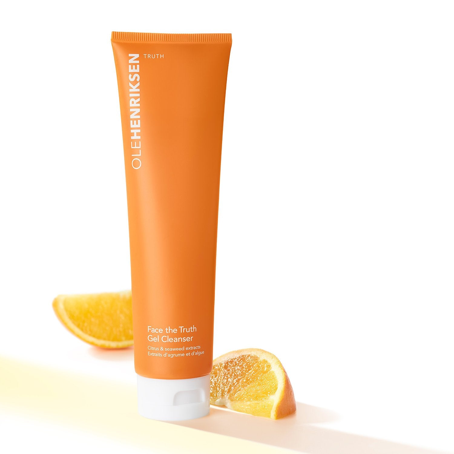 Ole Henriksen Face the Truth Gel Cleanser, masaje circular: efecto renovador y piel más fresca.