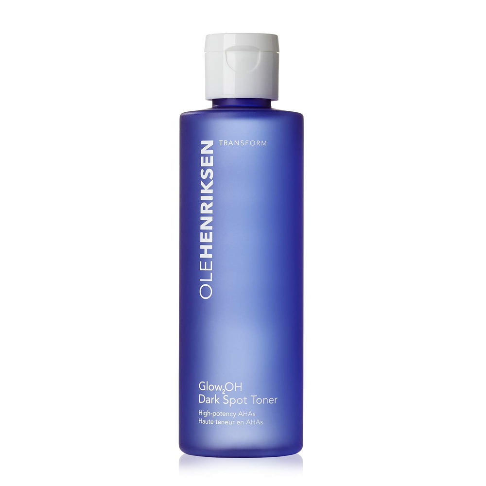 Ole Henriksen Glow2OH tonificador exfoliante en botella para un tono uniforme.
