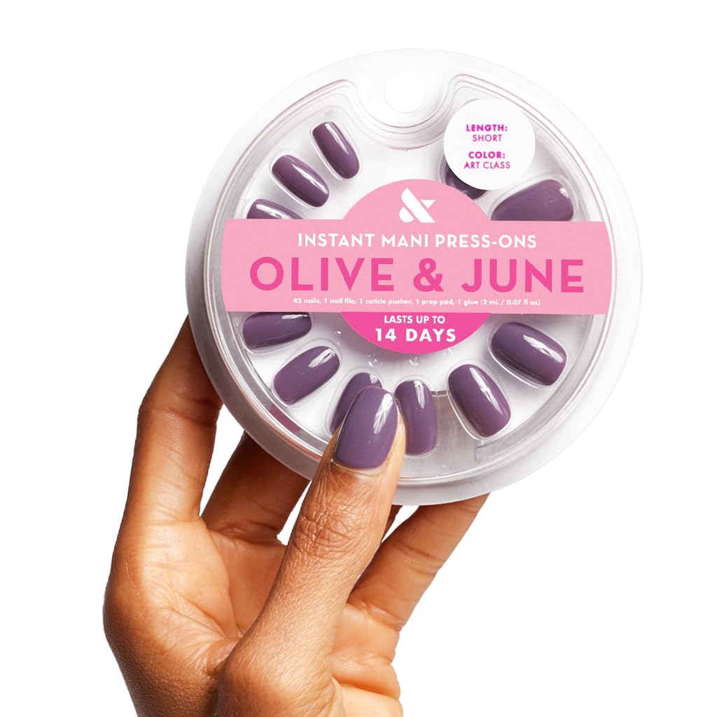 Olive & June Instant Mani kit de 42 uñas para ajuste perfecto y natural en manos.