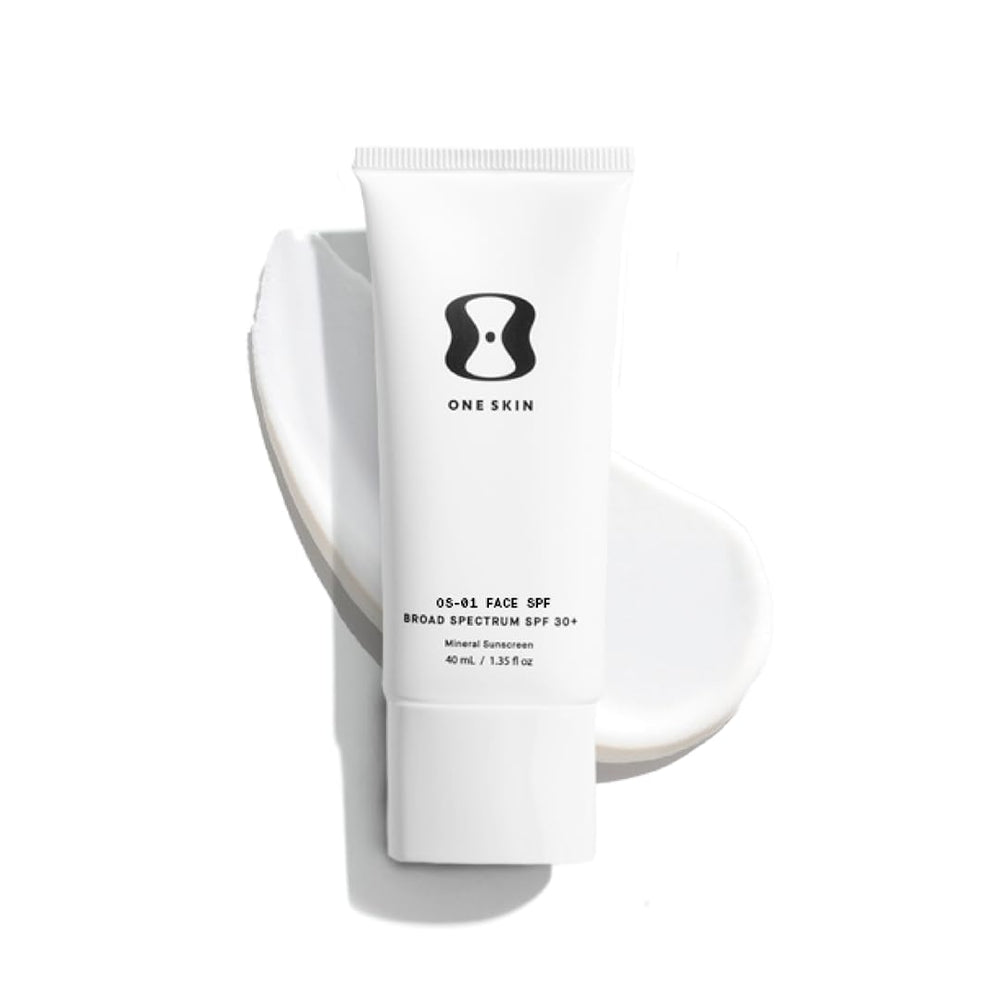 OneSkin FACE SPF OS-01 Shield: botella de protector diario para piel suave y protegida.