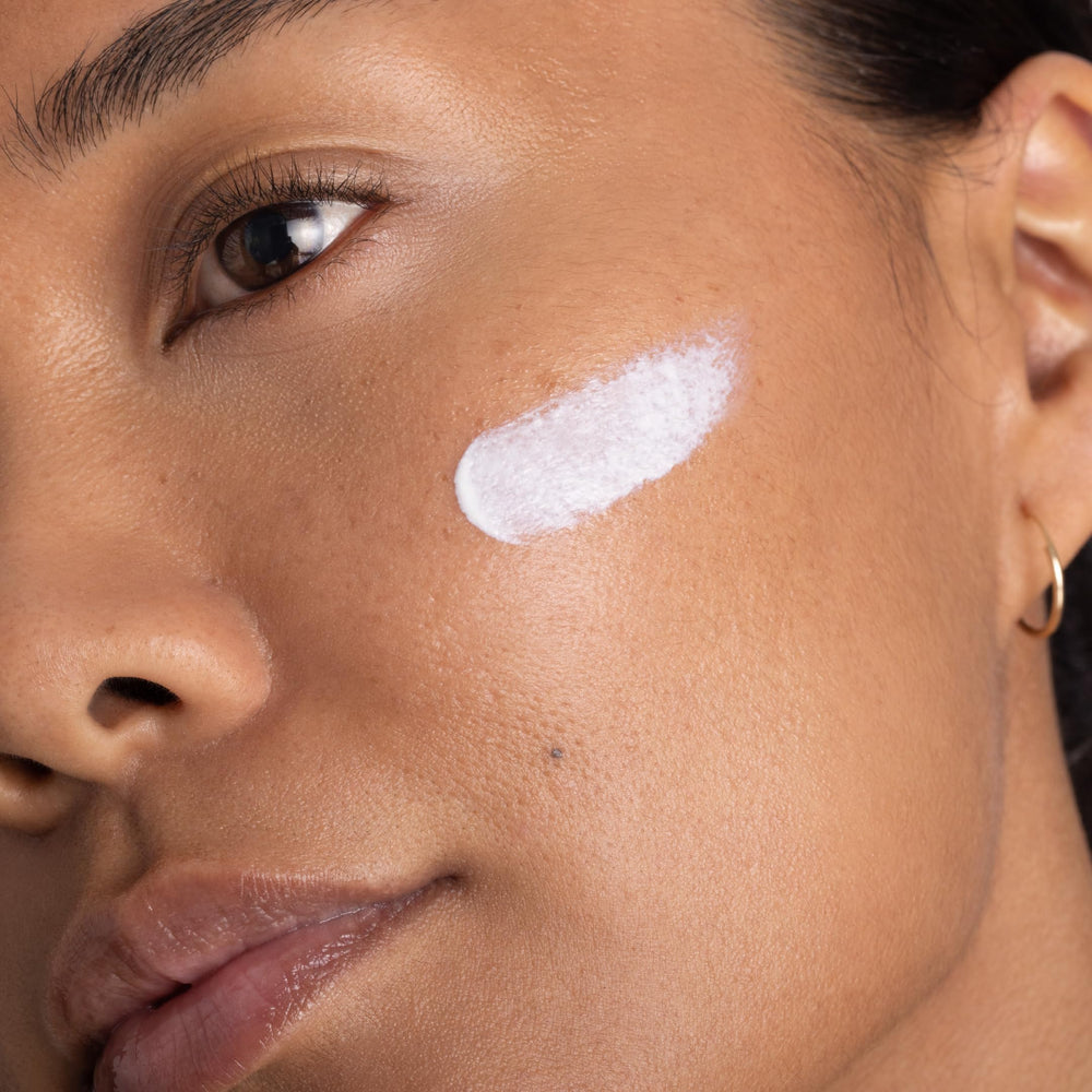OneSkin FACE SPF OS-01 Shield: protección UV confiable para uso diario.