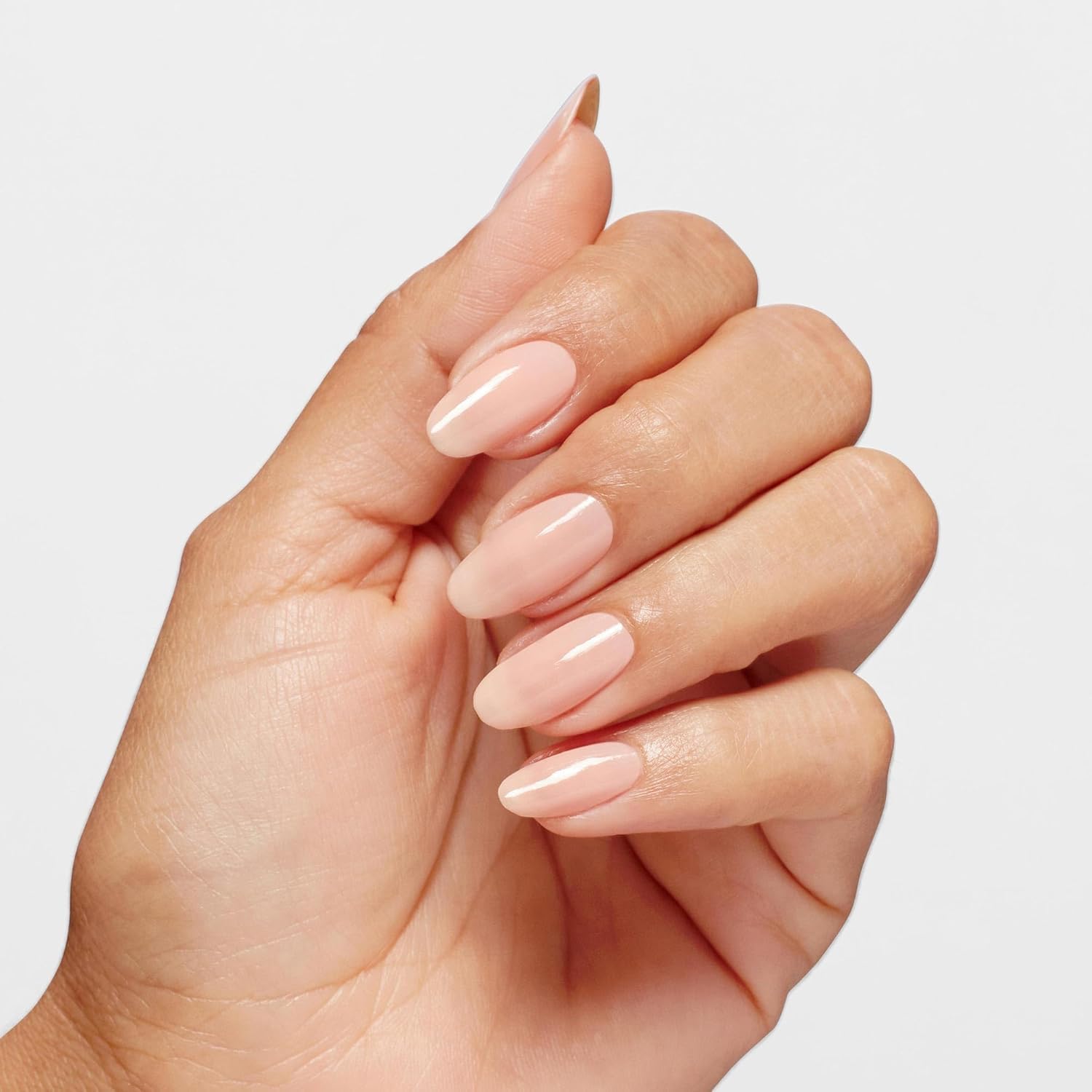 OPI Brillo Infinito, tono rosado suave ideal para look discreto.