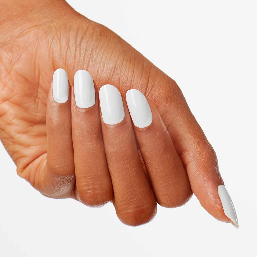 OPI I Cannoli Wear: tono gris claro para looks neutros diarios.