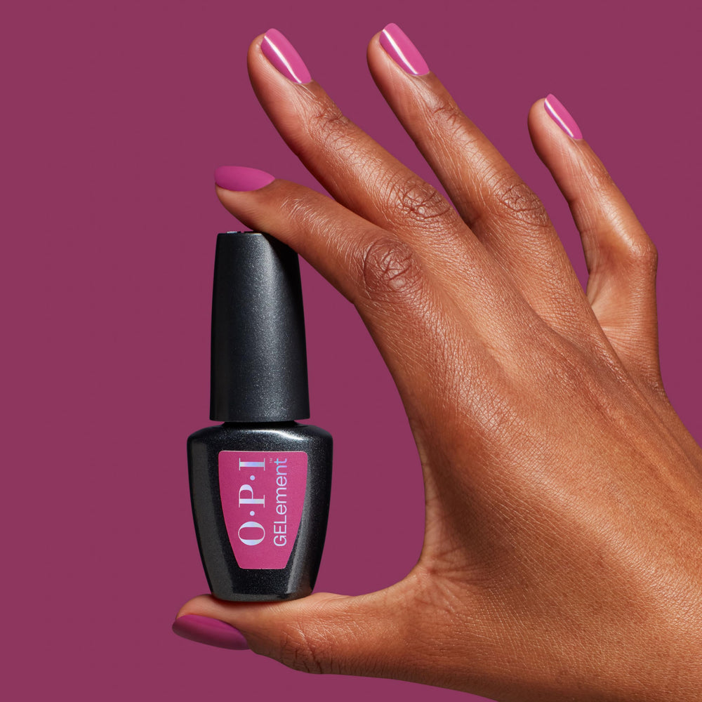 OPI GELement Pompeii Me in Nails ofrece durabilidad para uso diario sin retoques.