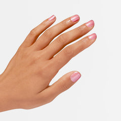 OPI Infinite Shine Princesses Rule, brillo de lujo sin necesidad de lámpara ultravioleta.