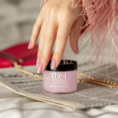 OPI Powder Perfection Aplicación rápida y sin olor para uñas limpias.