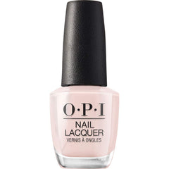 OPI Stop It I’m Blushing! Esmalte rosa crema para acabado suave y uniforme.