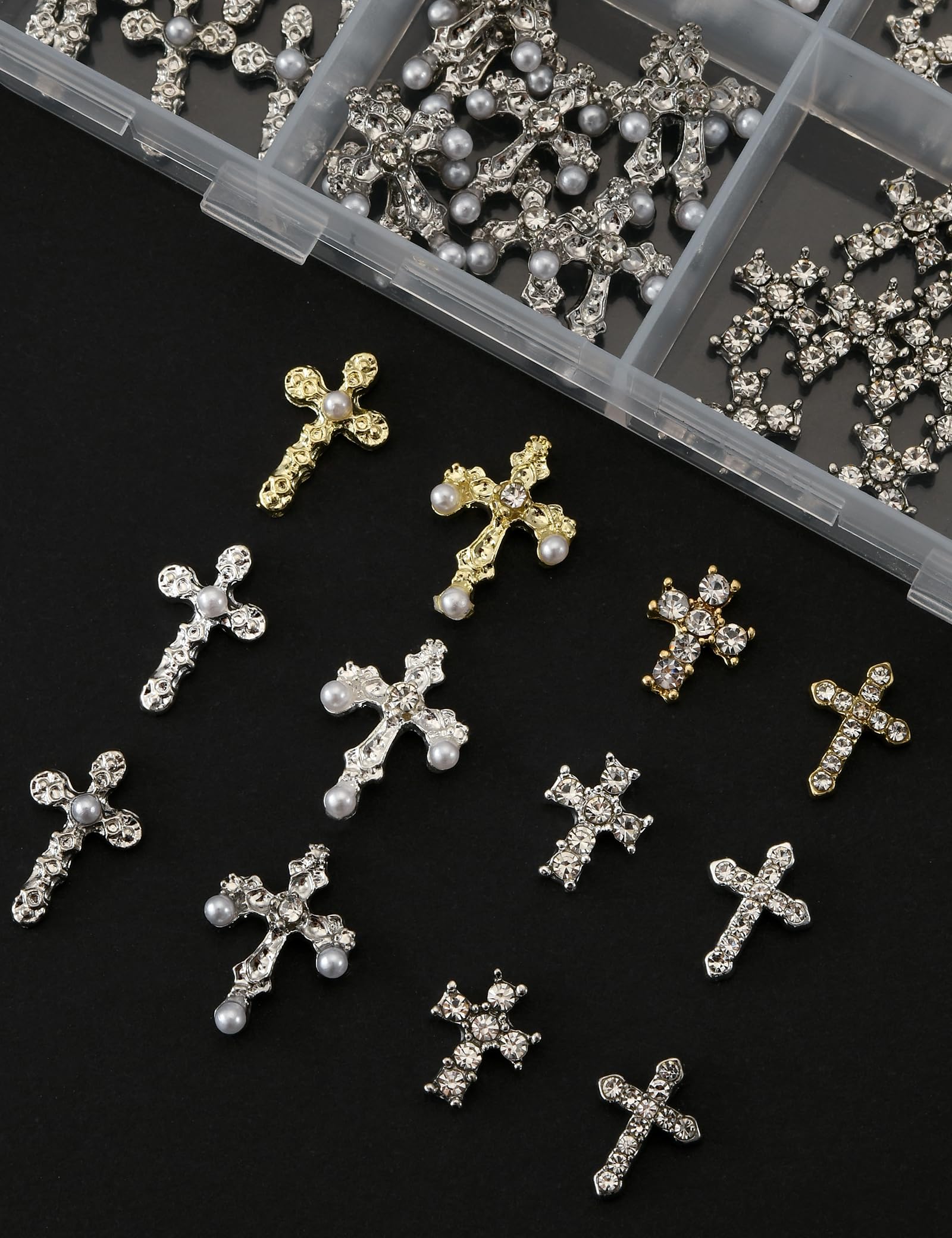 OPMADM Cruz 3D para uñas en dorado, brillo cálido.