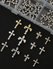 OPMADM Cruz 3D para uñas en dorado, brillo cálido.