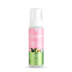 ORS Curlshow mousse en botella muestra rizos definidos y suaves al peinar