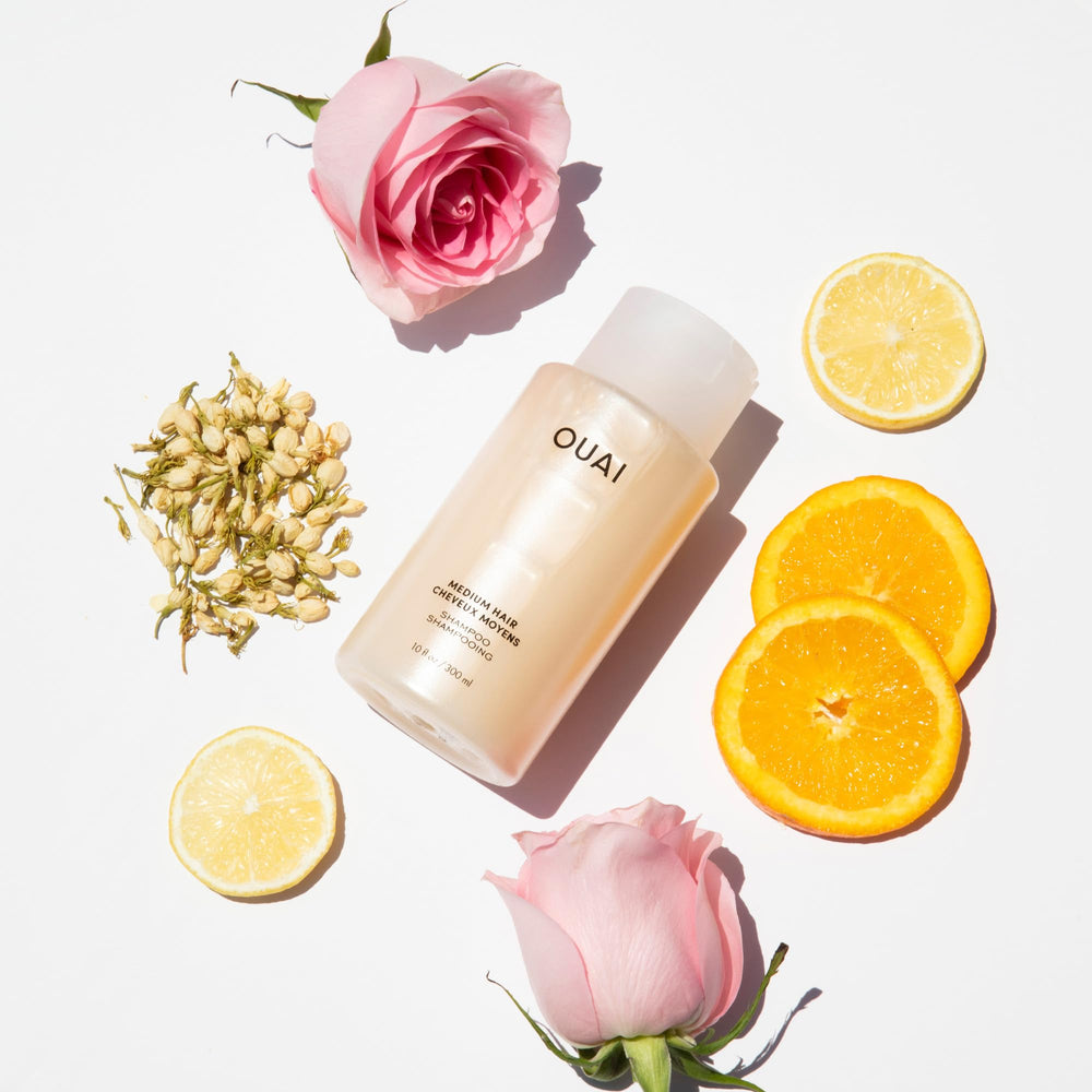 OUAI champú medio-extracto-kumquat: acabado brillante y natural.