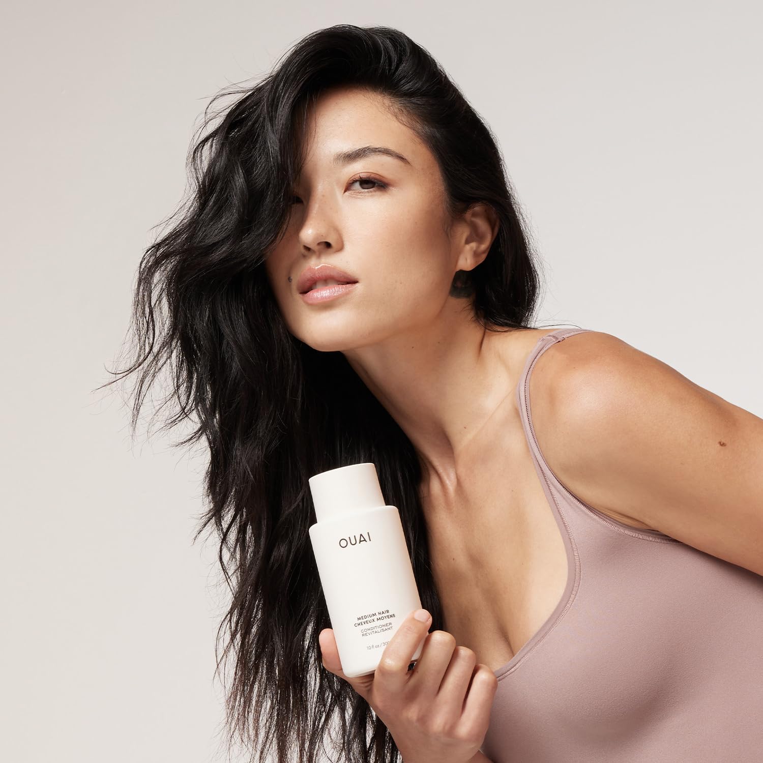 OUAI acondicionador con aceite de coco reparando puntas