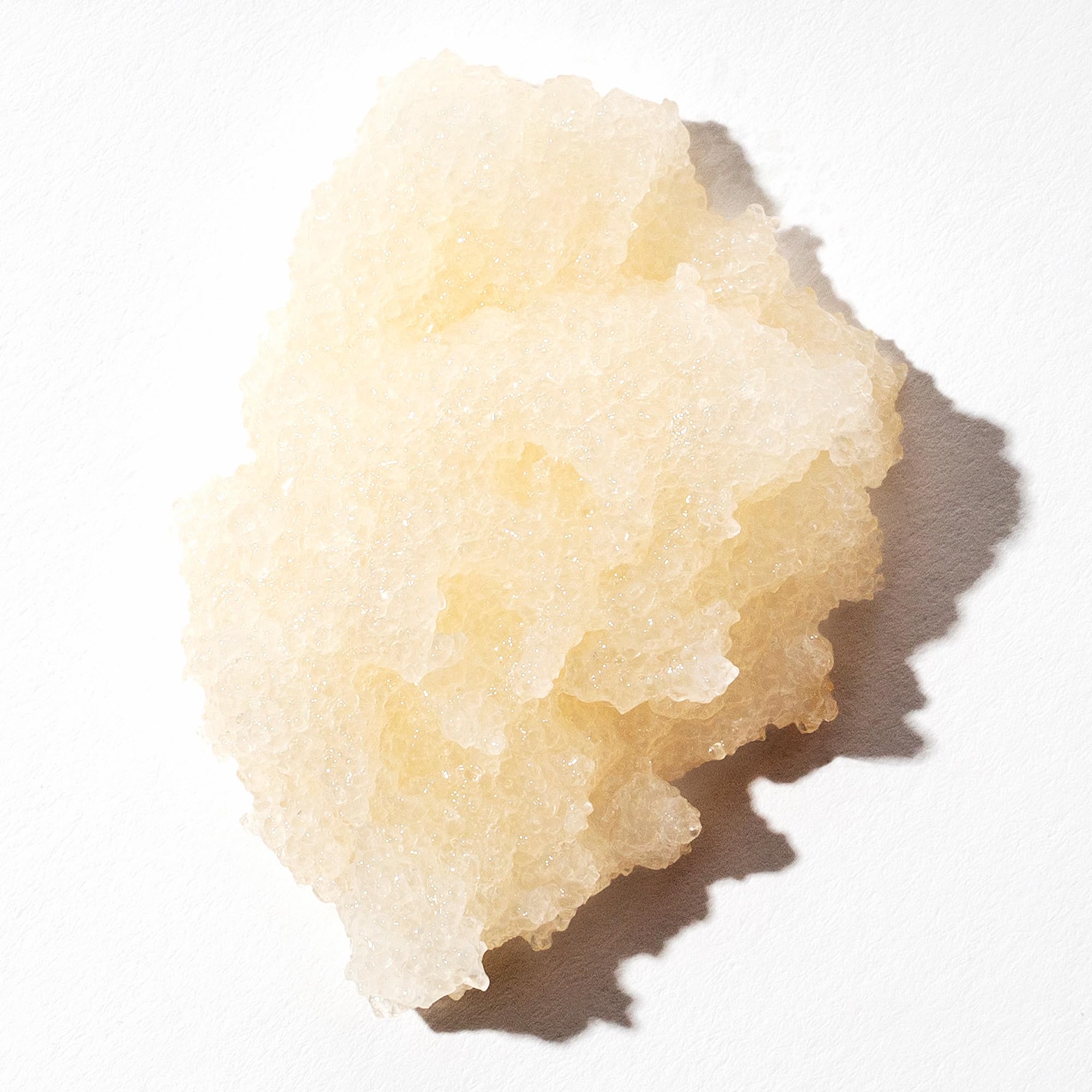 Uso semanal fácil de OUAI Melrose Place para exfoliar cuero cabelludo y piel