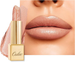 Labial Oulac GM02 Ethereal con resplandor metálico en aplicación suave.