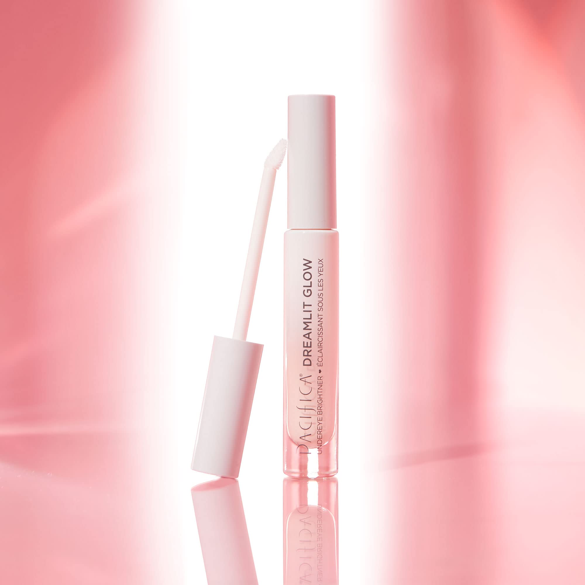 DreamLit Glow hidrata y suaviza el contorno de ojos con textura sedosa