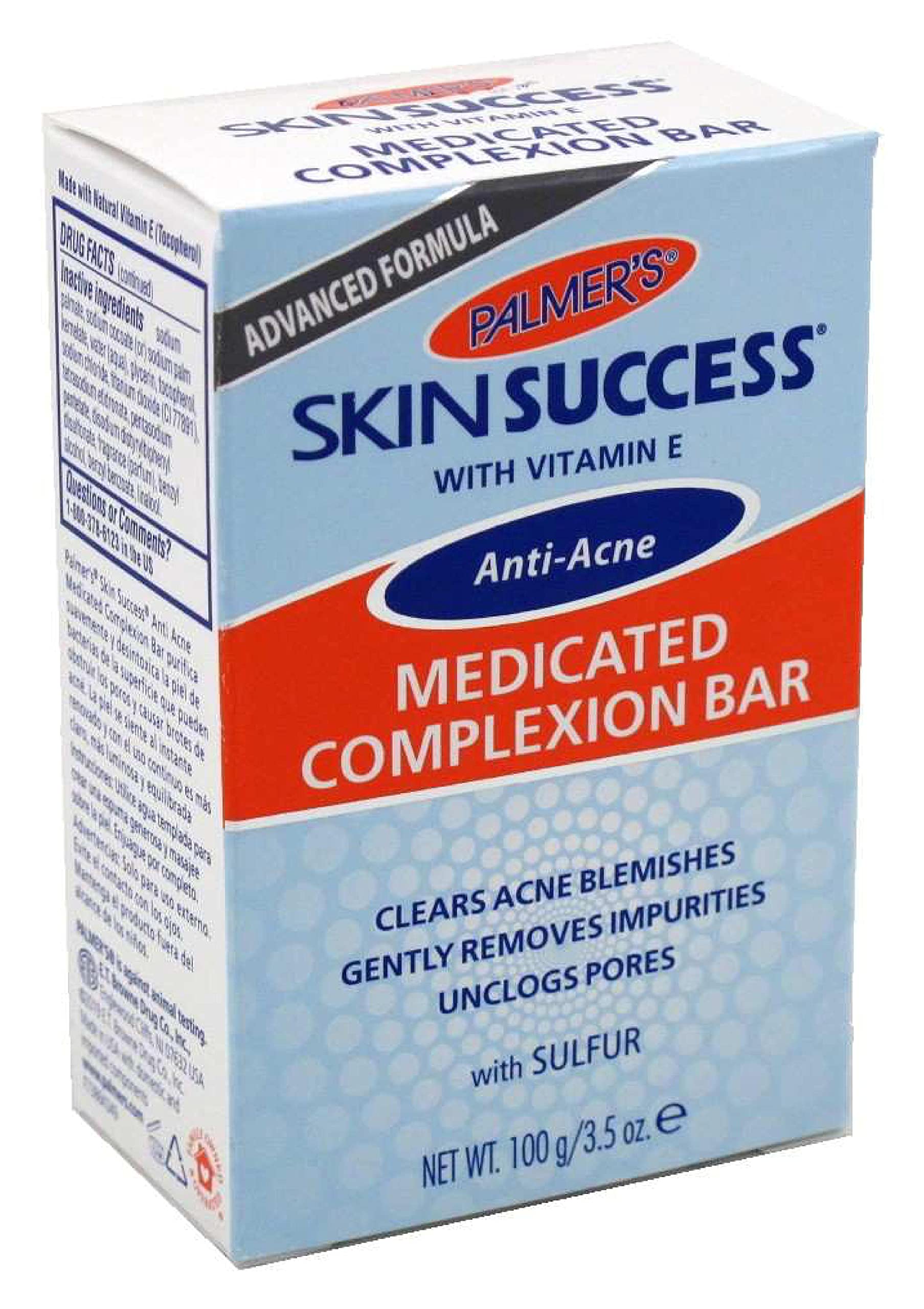 Aplicación en la palma de la mano de Palmer's Skin Success para la rutina diaria.