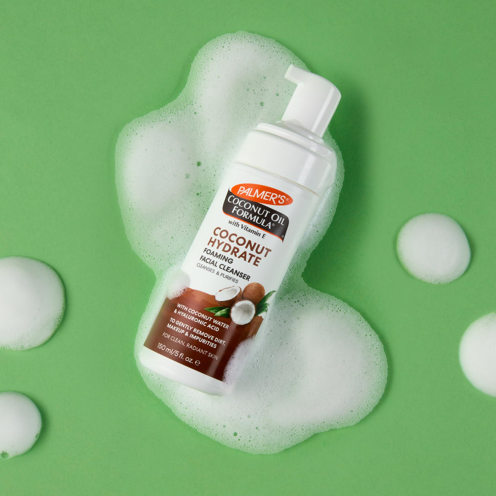 Palmer's Coconut Hydrate: etiqueta inspiradora con agua de coco y vitamina E para el cuidado diario.