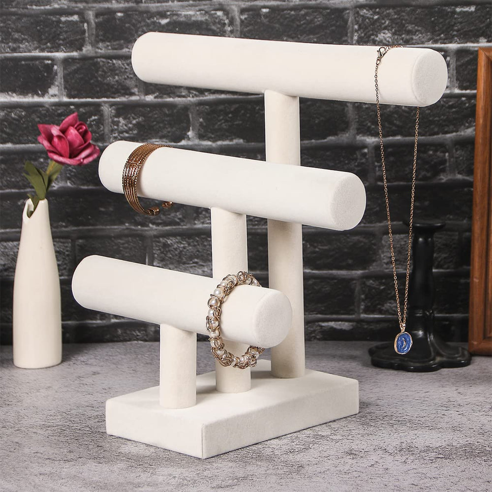 Pangkeep exterior forrado en terciopelo beige protege joyas.