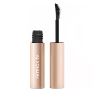 PATRICK TA Mini Major Brow Laminación Gel muestra cejas laminadas con fijación duradera.
