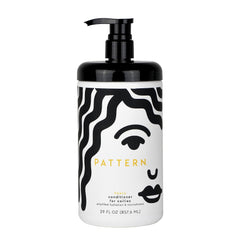 Acondicionador pesado PATTERN en botella con crema sedosa para rizos