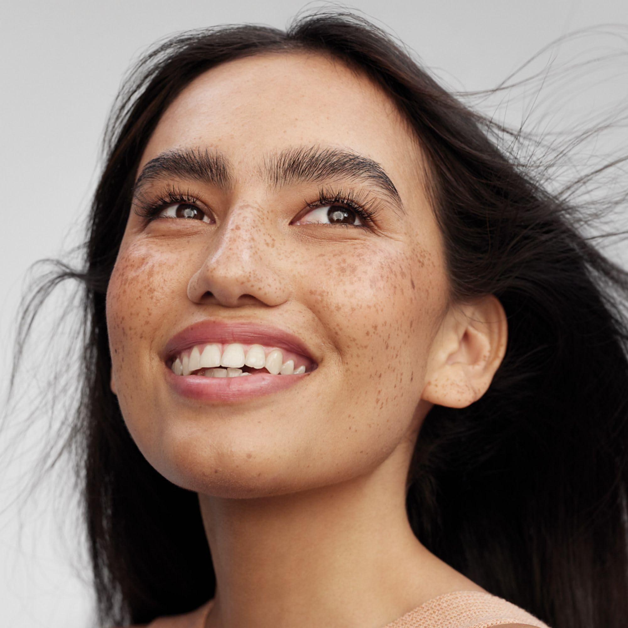 Paul Mitchell Aloe Vera calma el cuero cabelludo y suaviza las hebras.
