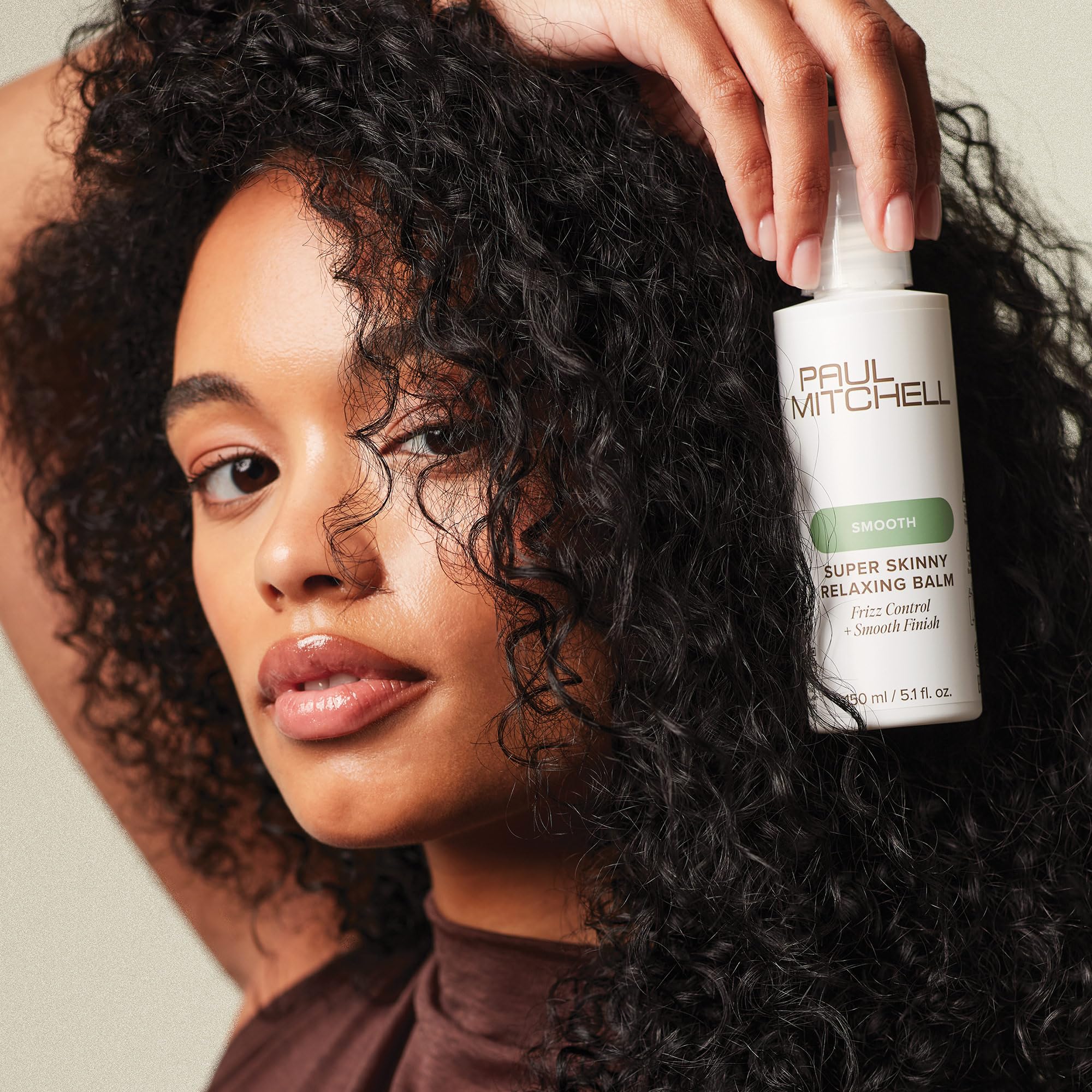 Paul Mitchell Super Skinny Relaxing Balm, control de humedad: memoria de estilo frente a climas variables.