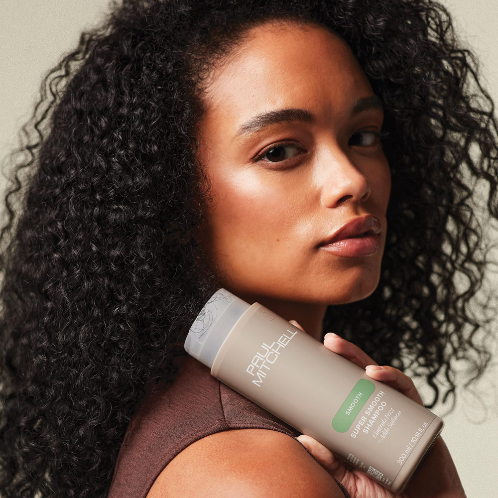 Envase PCR de Paul Mitchell; diseño sostenible para el cuidado del cabello.