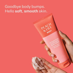 Peach & Lily KP Bump Boss botella vertiendo, ideal para exfoliación suave en la ducha.