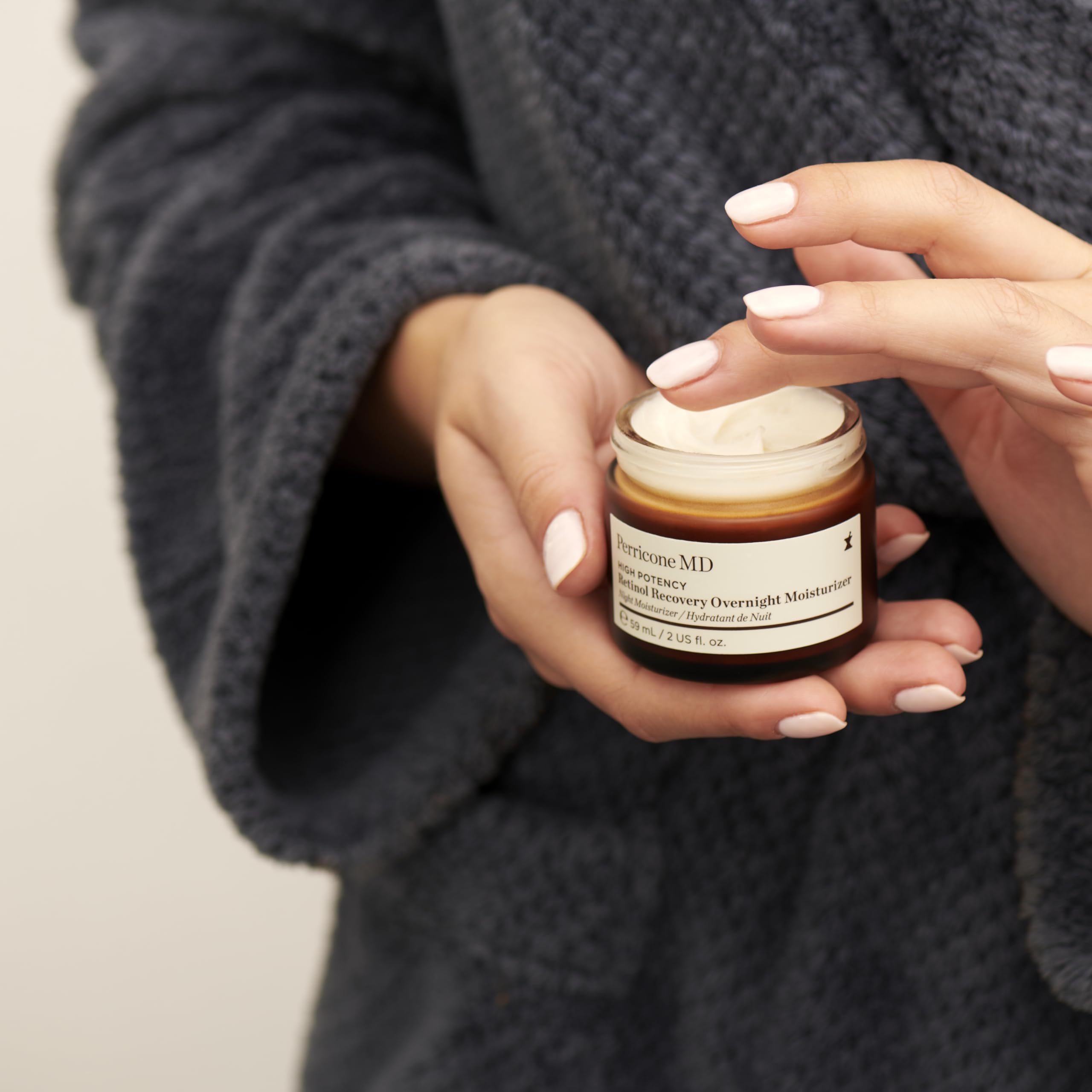 Perricone MD aplicación nocturna de crema facial