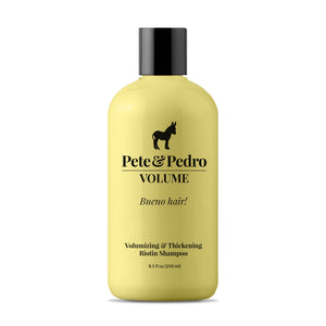 Pete y Pedro Volume Shampoo, botella; aporta volumen ligero al cabello.