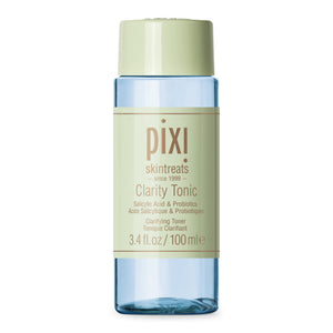 Pixi Clarity Toner vertido de la botella para aplicación suave