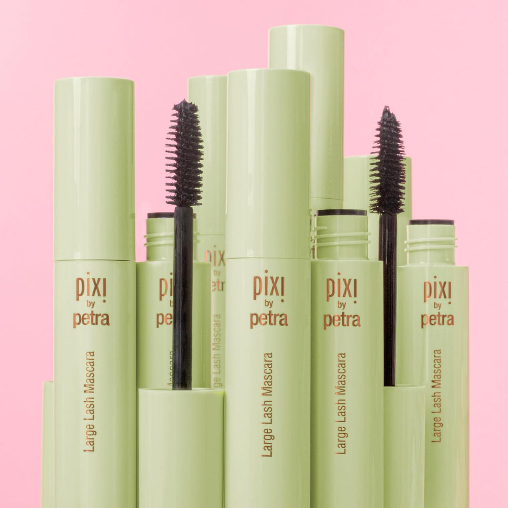 Pixi Large Lash Máscara tono marrón natural para aspecto suave.