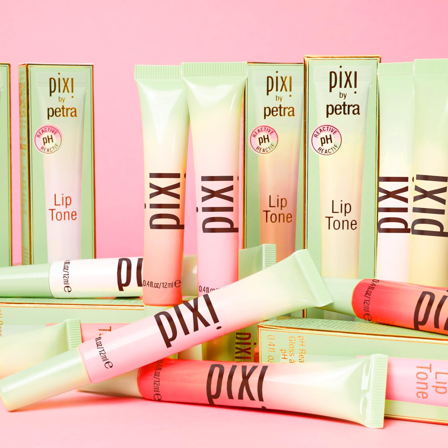 Pixi LipTone envase compacto para llevar y retocar.