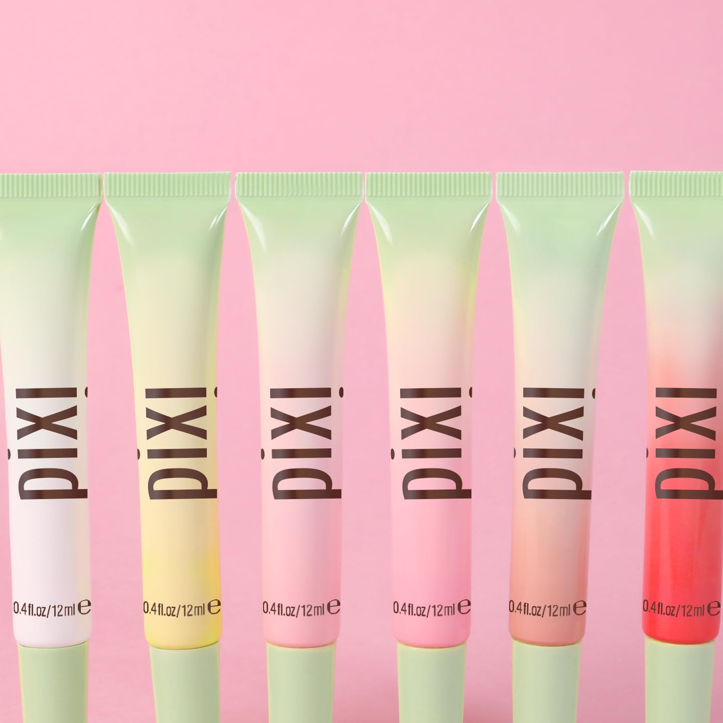 Textura cremosa de Pixi LipTone Prettiness cuida y realza color.