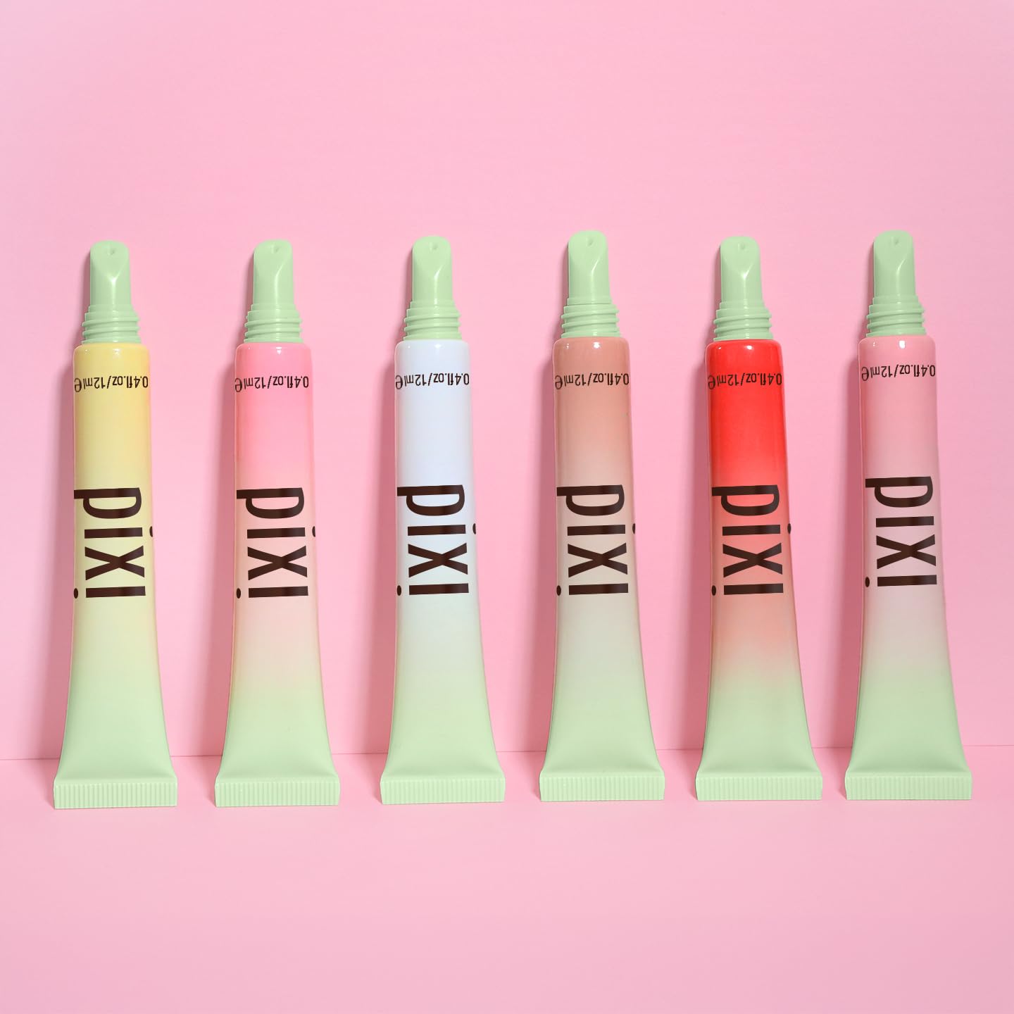 Pixi LipTone uso diario para un nude suave neutro.
