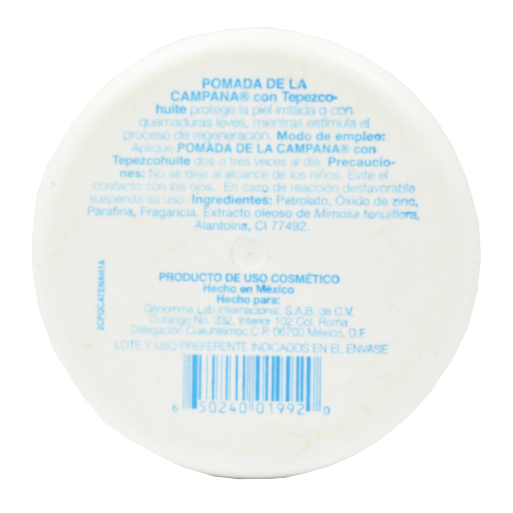 Pomada de la Campana con textura cremosa, ideal para suavizar piel seca y calmar irritaciones.