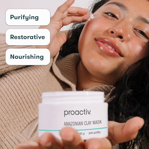 Aplicación de Proactiv sobre la piel limpia, reducción de poros visible