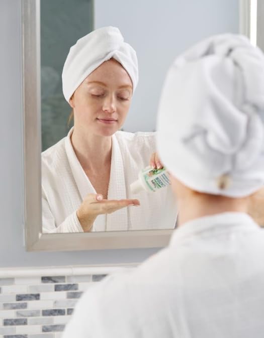 PROcure Rosacare aplicación con manos: masaje suave para sensación de alivio al instante.