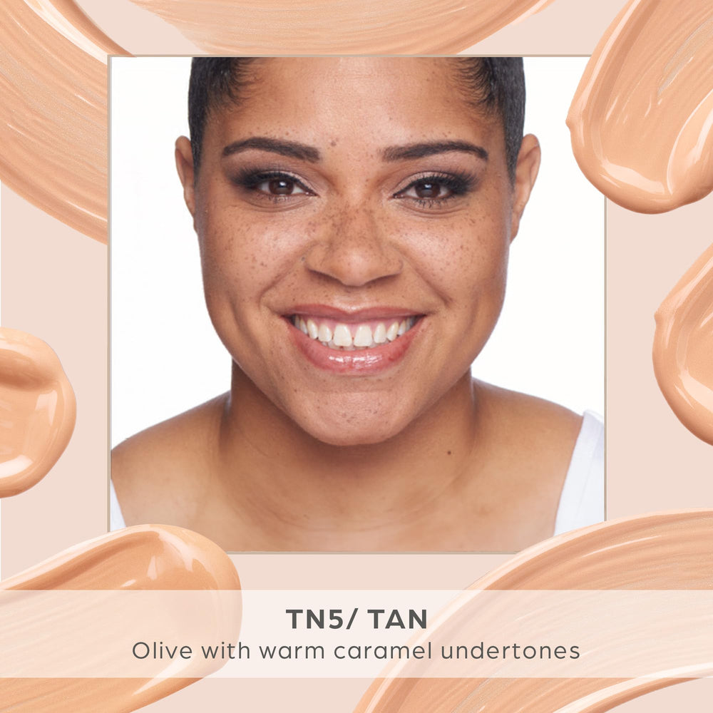 Acabado natural con tono tan, hidratante ligero para el rostro