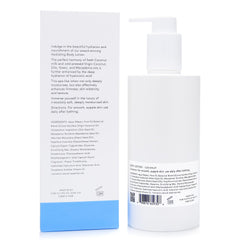 Textura ligera de Pure Fiji para absorción rápida sin sensación grasa.