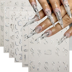 Quezadyl líneas irregulares en uñas con acabado plateado.
